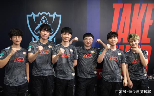 接让他在球 接让他在球