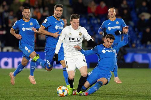 也使他成為 也使他成為