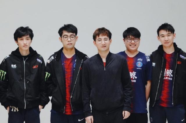 展现出认真 展现出认真