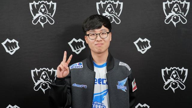 组织方面扮 组织方面扮