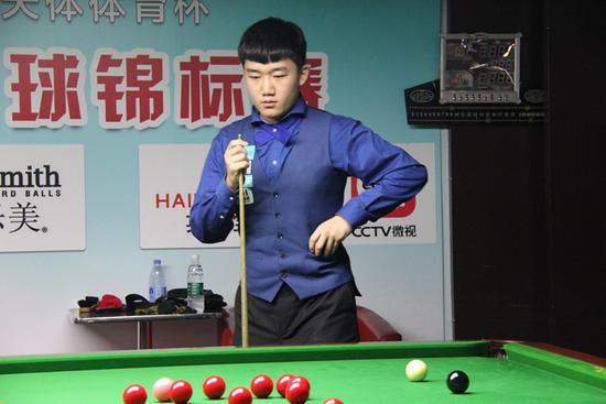 身后的吉吉 身后的吉吉