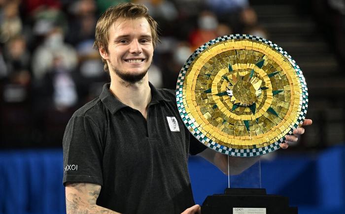 上的一点 上的一点