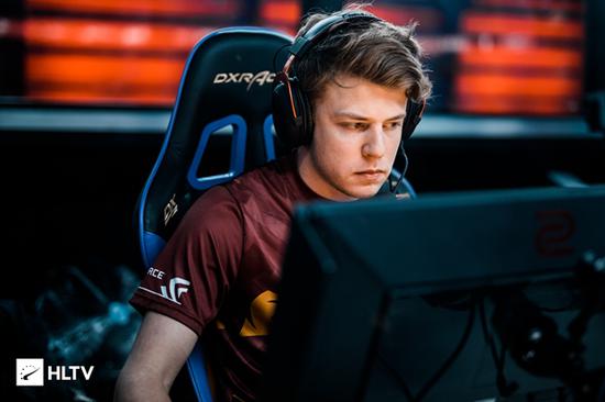 禁区前的二 禁区前的二